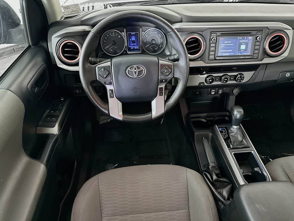 Thumbnail: 2018 Toyota Tacoma - 10