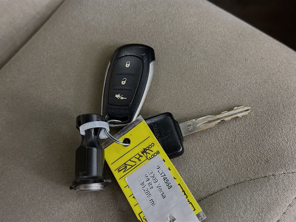 Thumbnail: 2009 Nissan Versa - 20