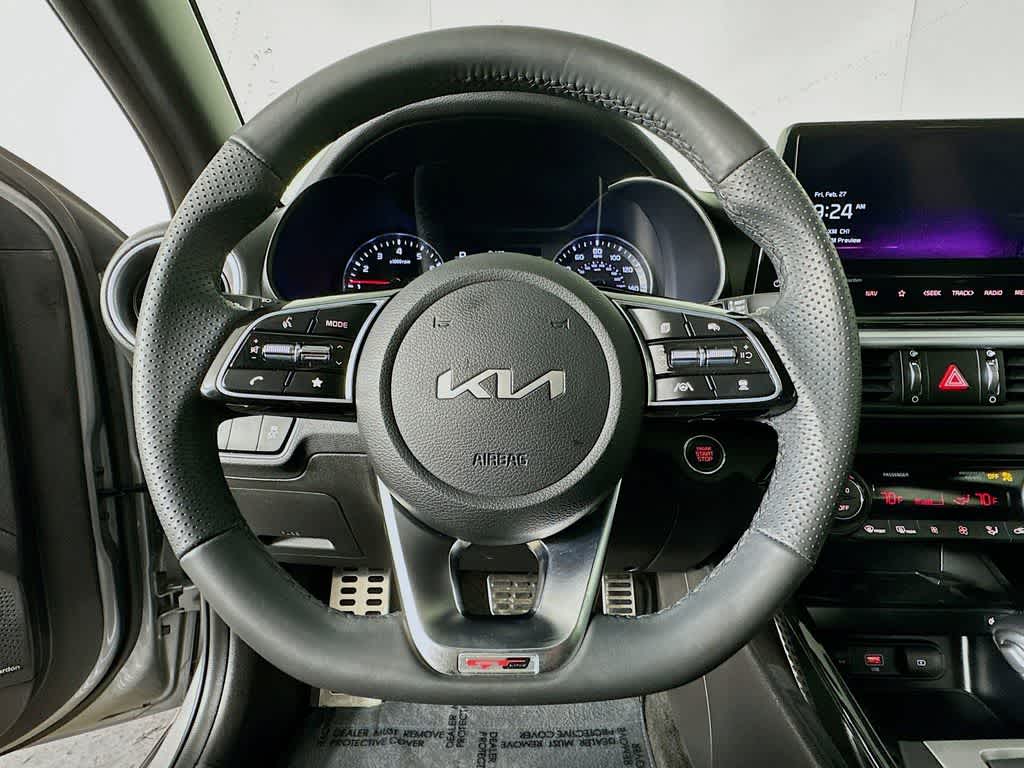 Thumbnail: 2023 Kia Forte - 16