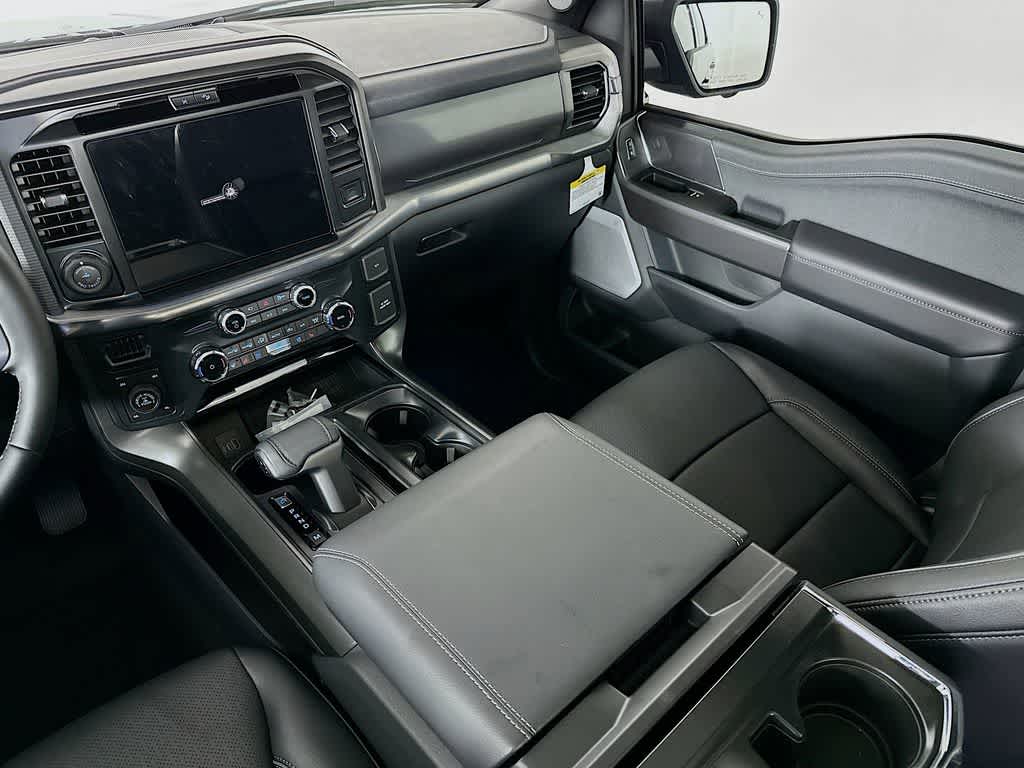 2025 Ford F-150 Lariat 11