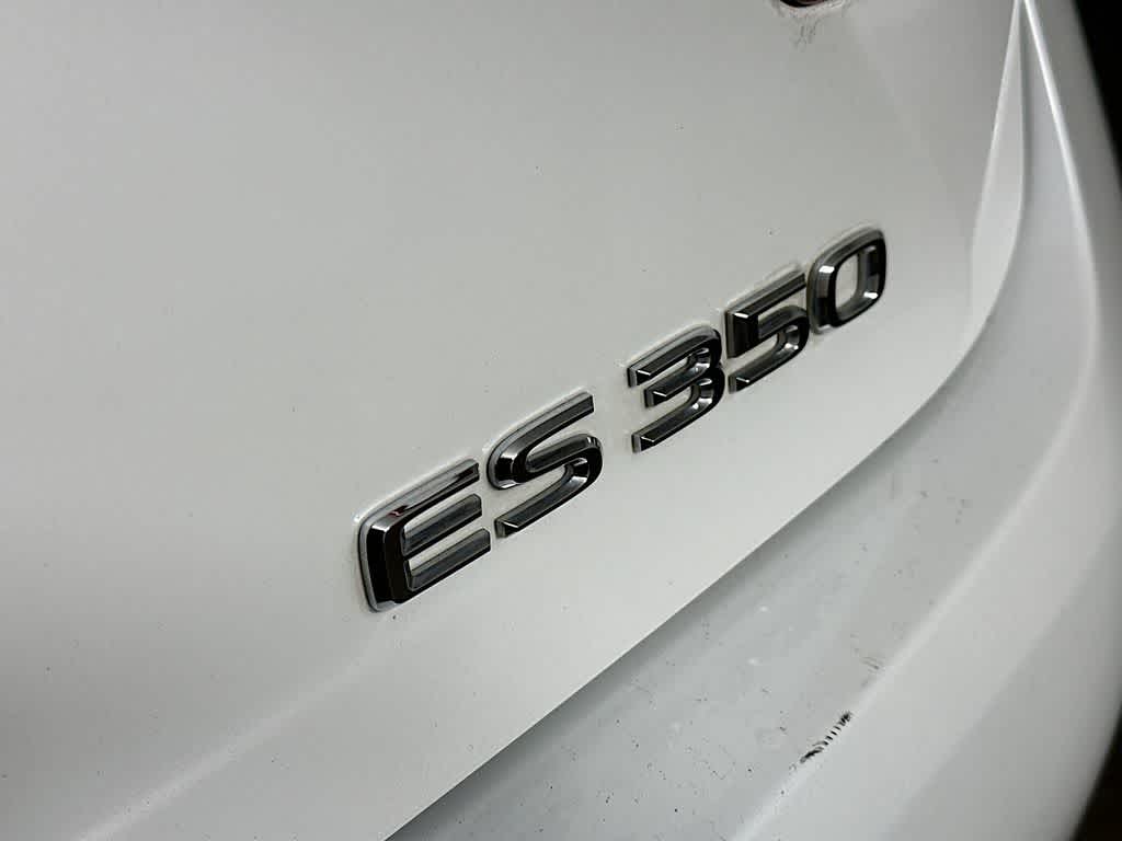 Thumbnail: 2015 Lexus ES - 7