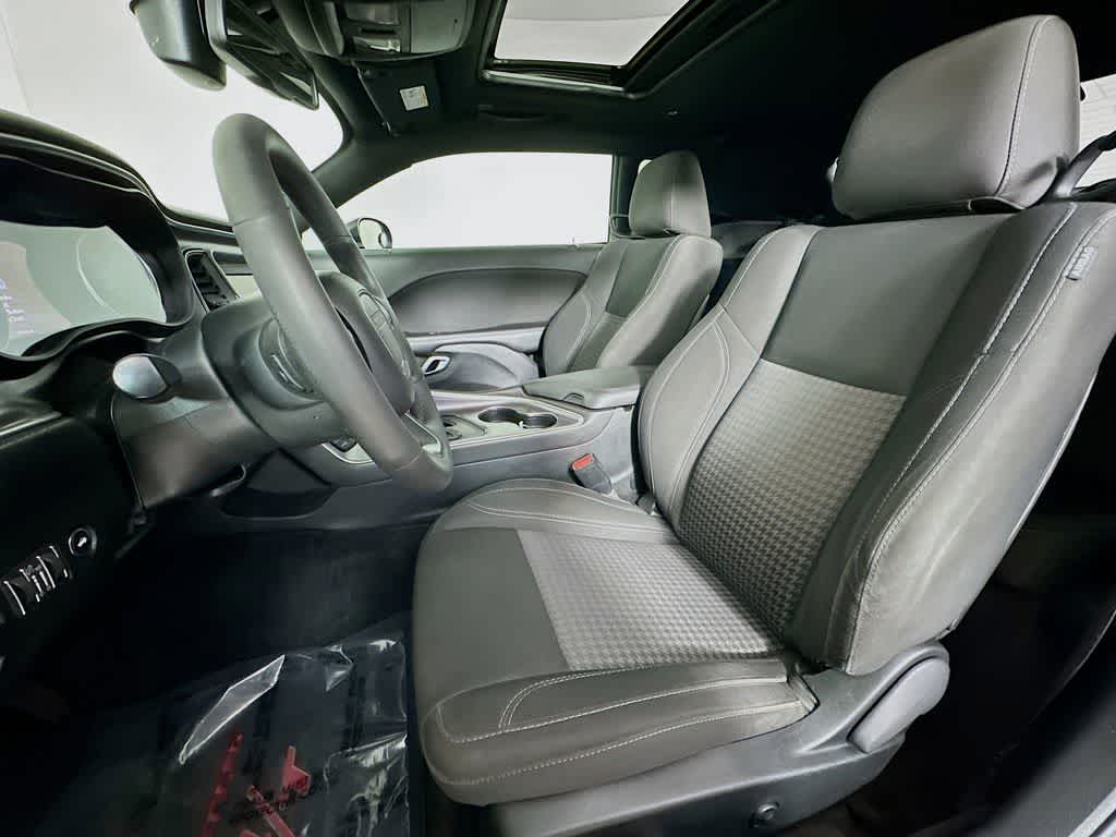 Thumbnail: 2018 Dodge Challenger - 12