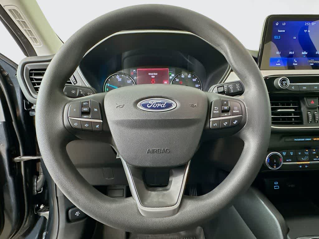 Thumbnail: 2022 Ford Escape - 16