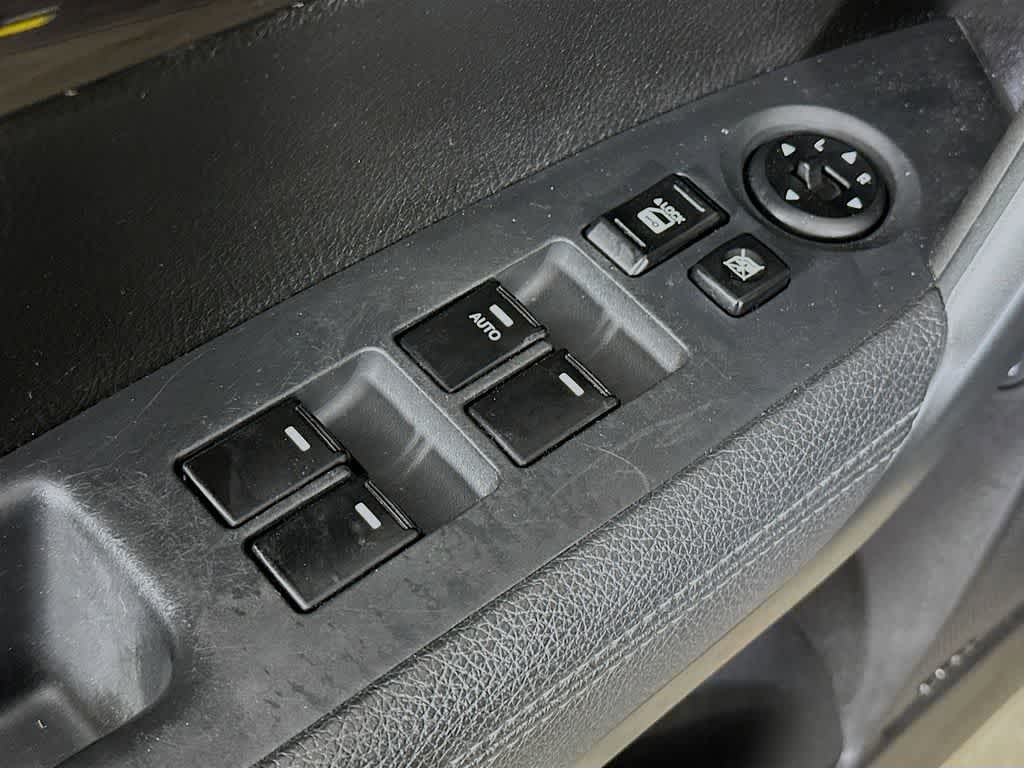 Thumbnail: 2011 Kia Sorento - 29
