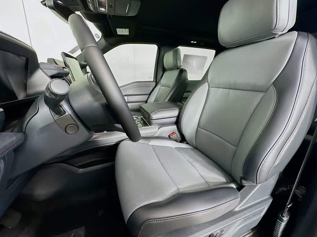 2025 Ford F-150 Lightning Lariat 11