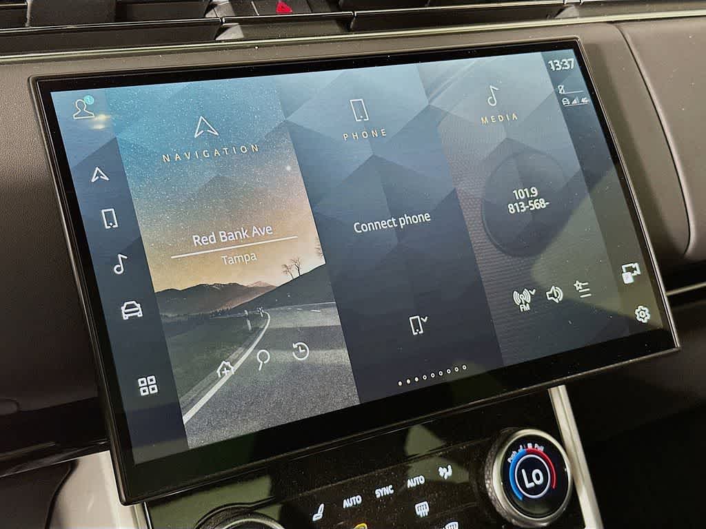 Thumbnail: 2023 Land Rover Range Rover - 17