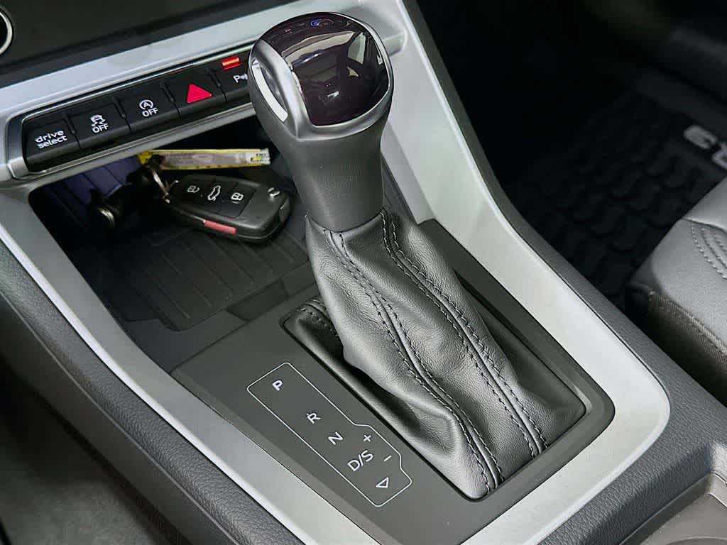 Thumbnail: 2024 Audi Q3 - 19