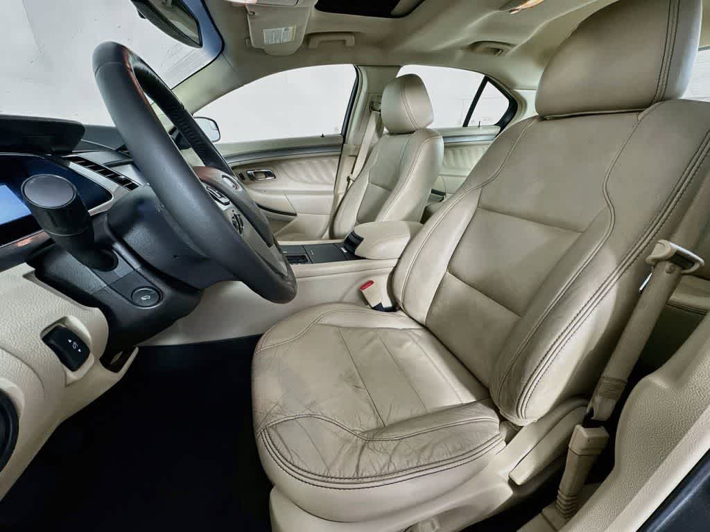 Thumbnail: 2015 Ford Taurus - 11
