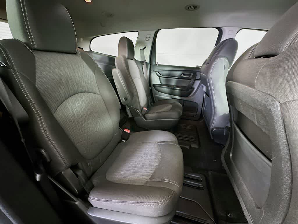 Thumbnail: 2017 Chevrolet Traverse - 32