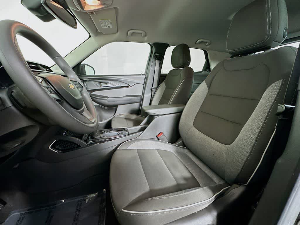 Thumbnail: 2022 Chevrolet TrailBlazer - 12