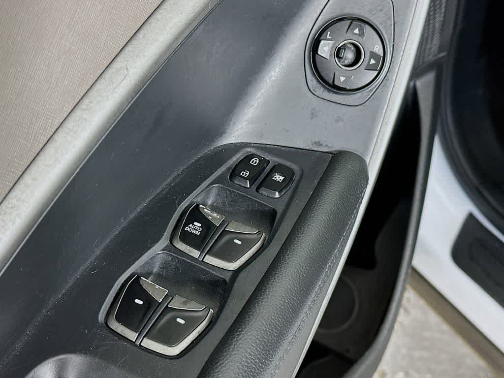 Thumbnail: 2018 Hyundai Santa Fe - 27