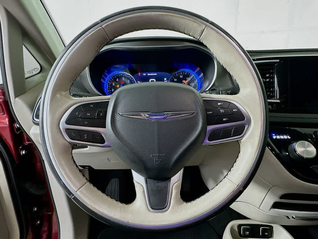 Thumbnail: 2019 Chrysler Pacifica - 16