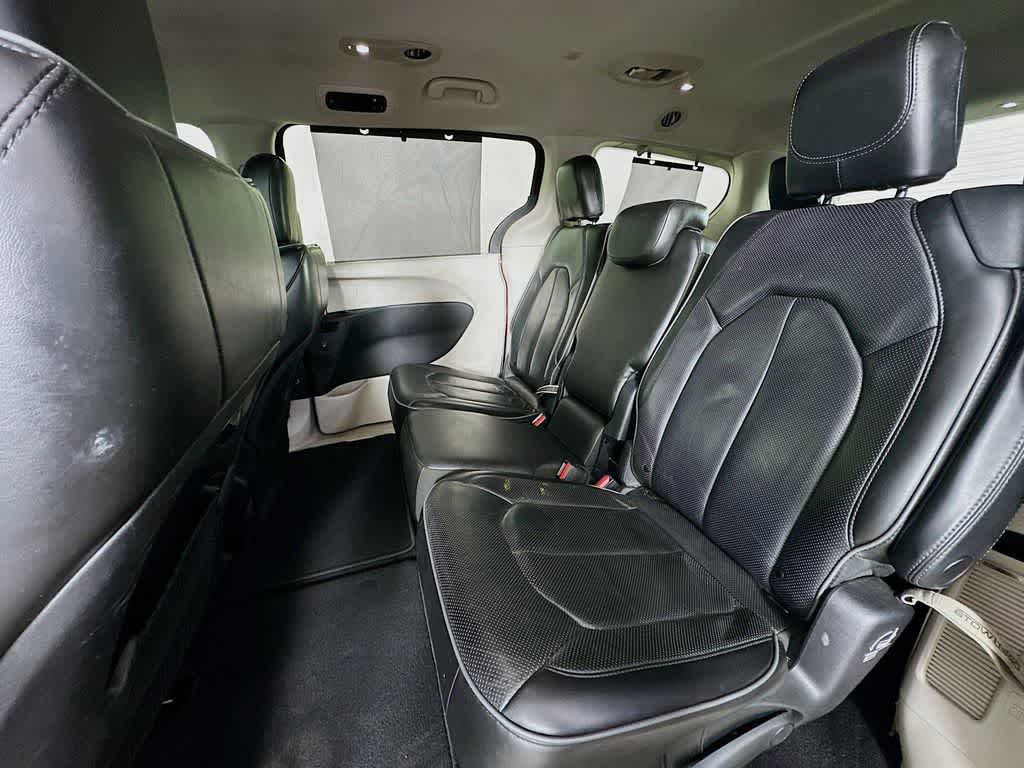 Thumbnail: 2019 Chrysler Pacifica - 14