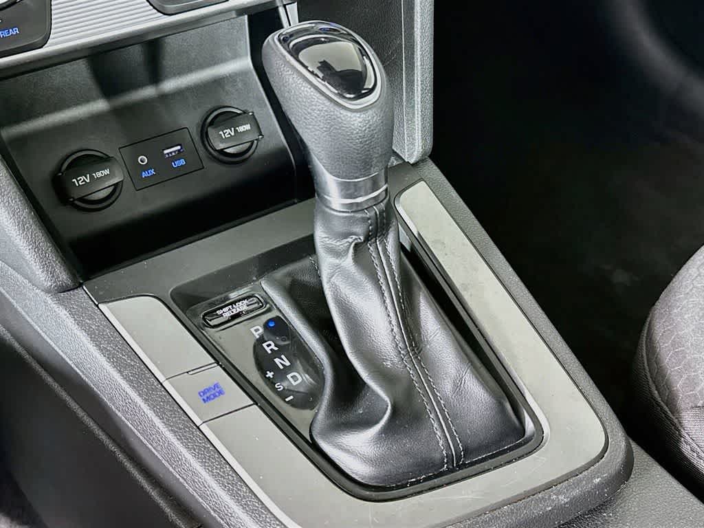 Thumbnail: 2019 Hyundai Elantra - 17