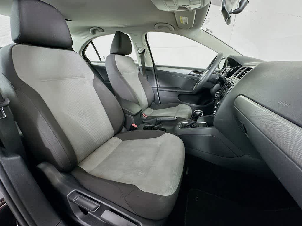 Thumbnail: 2018 Volkswagen Jetta - 14