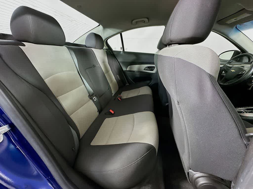 Thumbnail: 2013 Chevrolet Cruze - 28