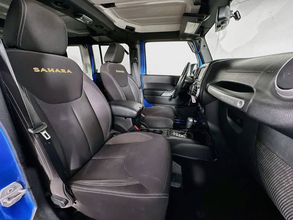 Thumbnail: 2015 Jeep Wrangler - 14
