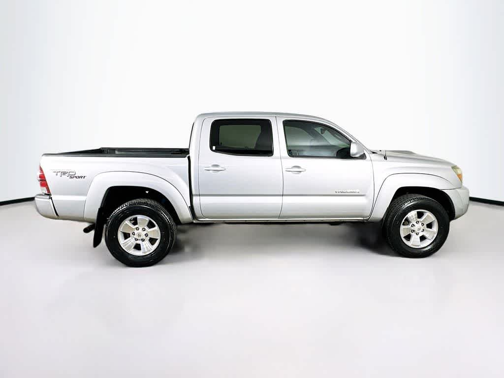 Thumbnail: 2011 Toyota Tacoma - 25
