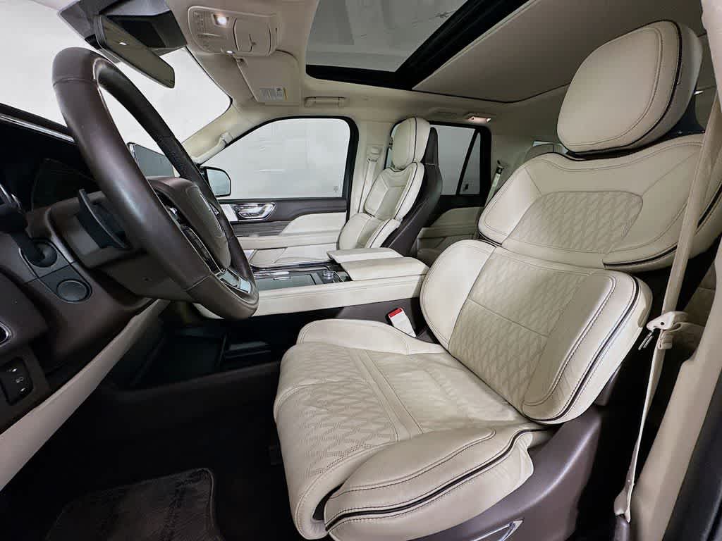 Thumbnail: 2020 Lincoln Navigator - 12