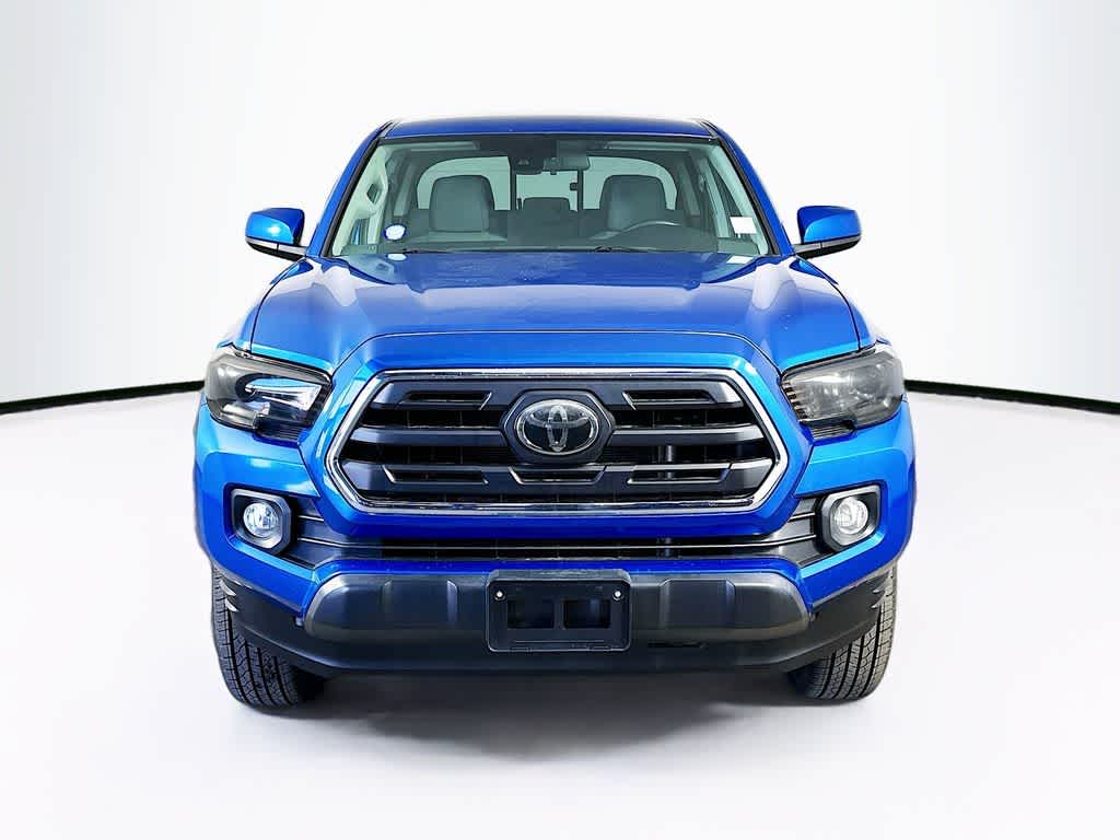 Thumbnail: 2018 Toyota Tacoma - 6