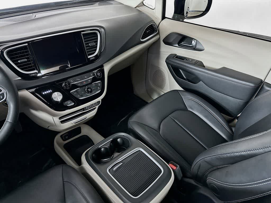 Thumbnail: 2024 Chrysler Pacifica - 11