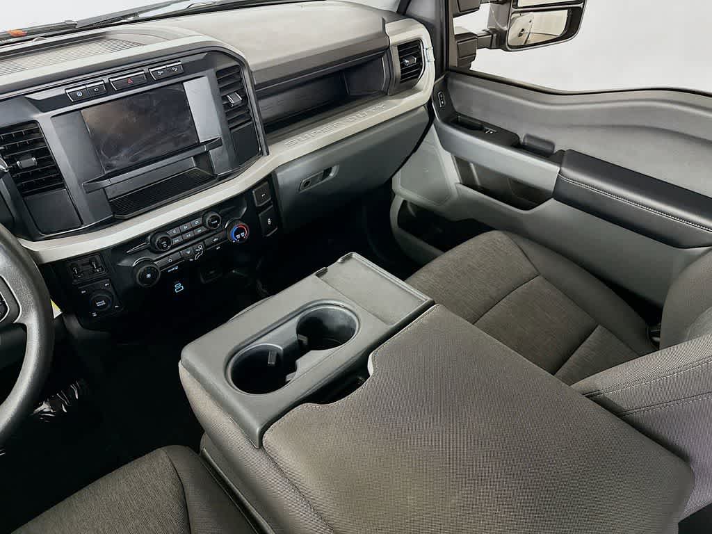 Thumbnail: 2024 Ford Econoline - 11