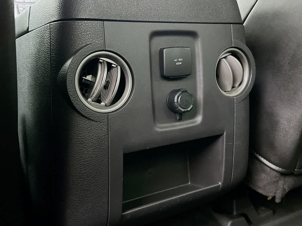 2013 Ford Econoline E-250 13