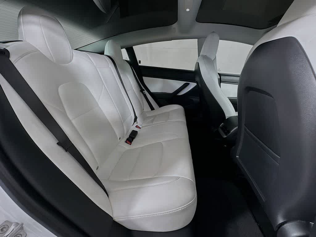 Thumbnail: 2021 Tesla Model 3 - 31