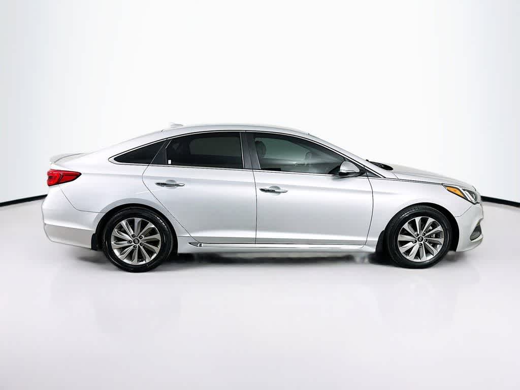 Thumbnail: 2016 Hyundai Sonata - 26