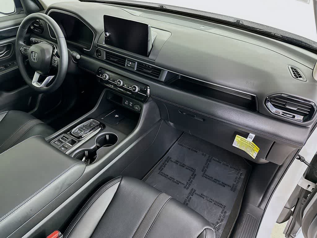 2025 Honda Pilot Touring 34