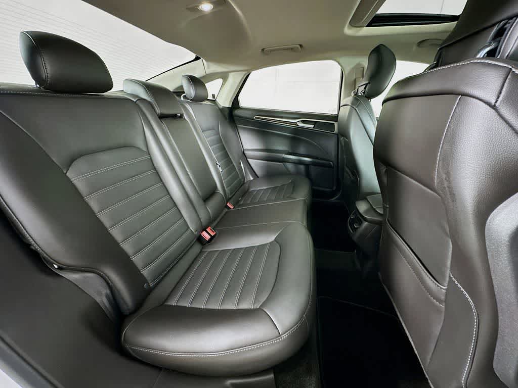 Thumbnail: 2015 Ford Fusion - 31