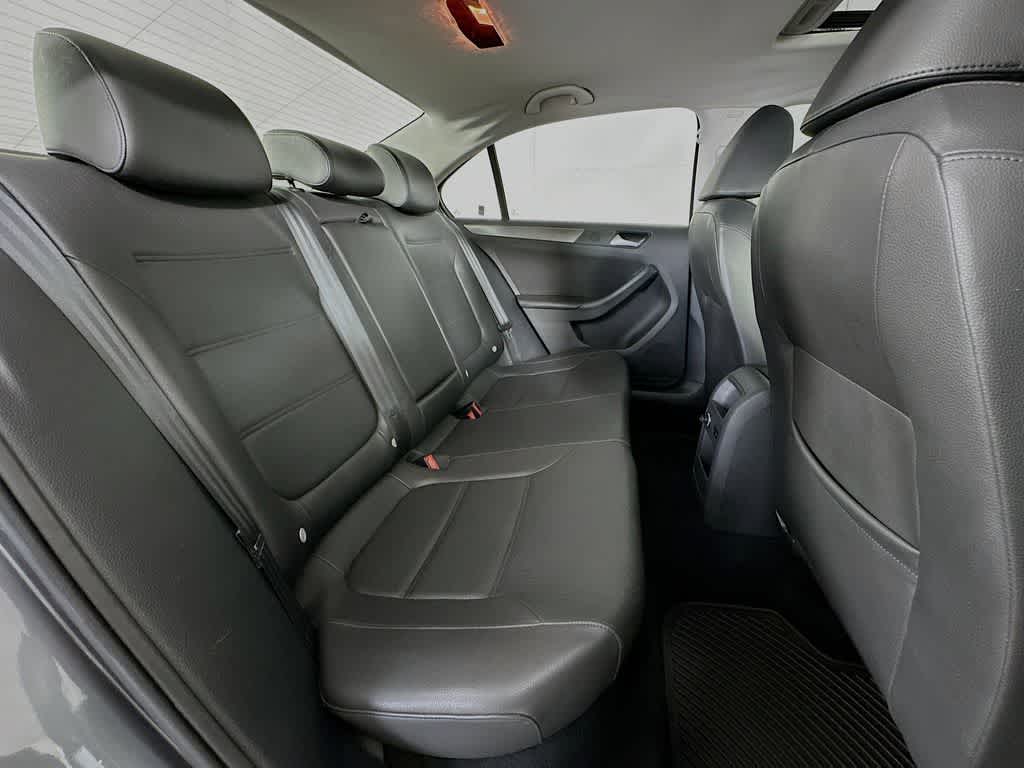 Thumbnail: 2014 Volkswagen Jetta - 31