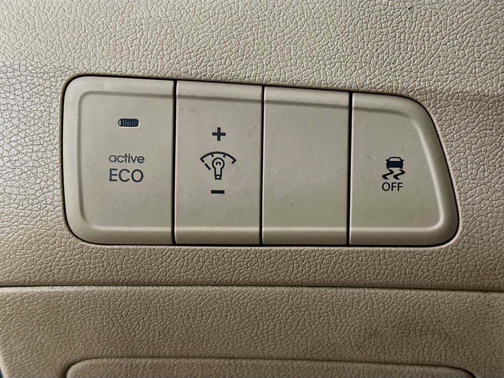 Thumbnail: 2013 Hyundai Elantra - 26