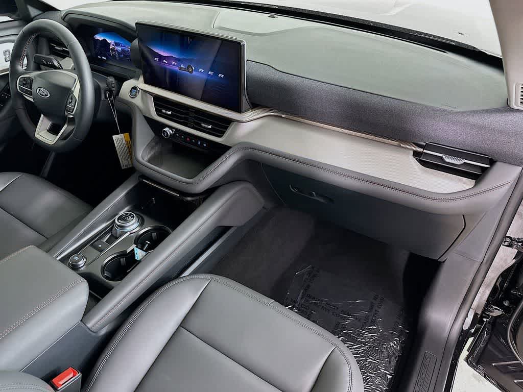 Thumbnail: 2025 Ford Explorer - 33