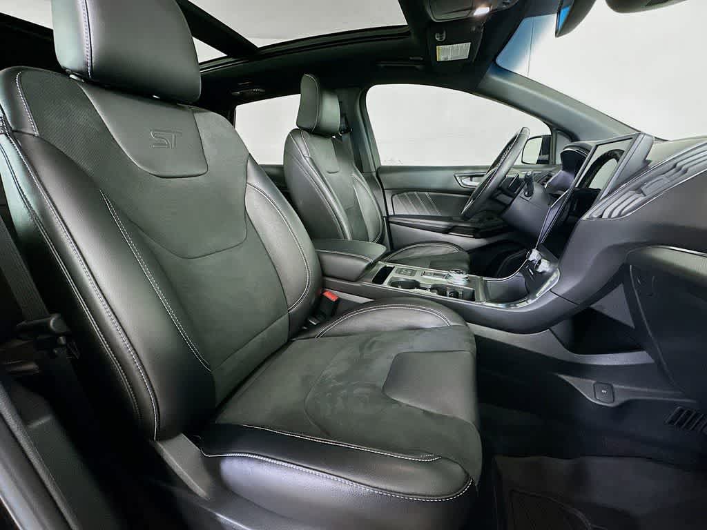 Thumbnail: 2021 Ford Edge - 15