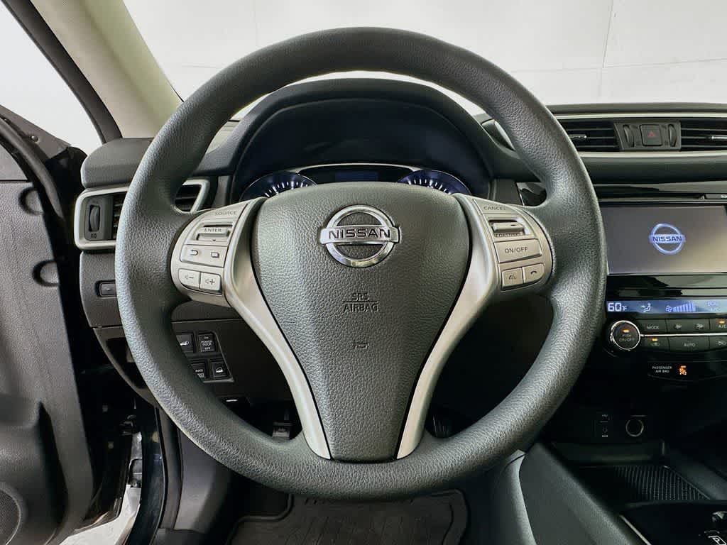 Thumbnail: 2016 Nissan Rogue - 16