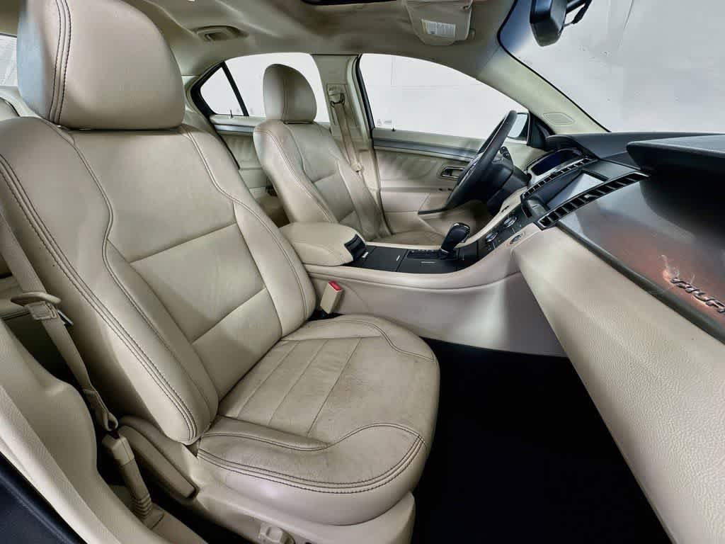 Thumbnail: 2015 Ford Taurus - 14