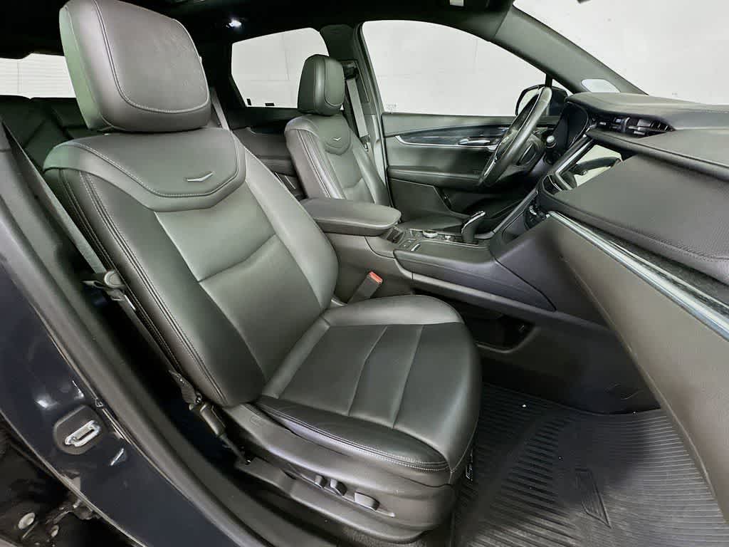 Thumbnail: 2023 Cadillac XT5 - 15