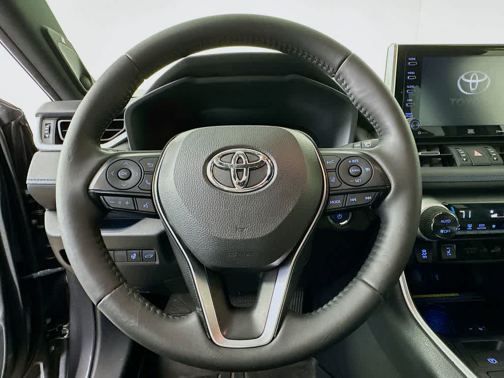 Thumbnail: 2020 Toyota RAV4 - 16