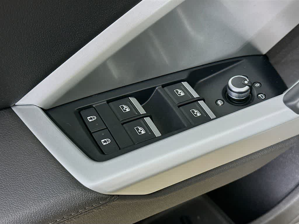 Thumbnail: 2020 Audi Q3 - 30