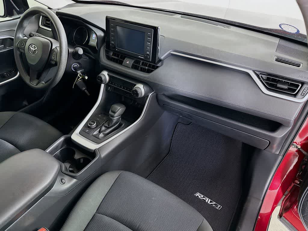 Thumbnail: 2021 Toyota RAV4 - 31