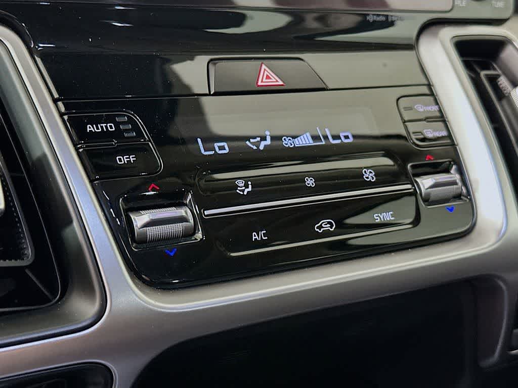 Thumbnail: 2022 Kia Sorento - 18