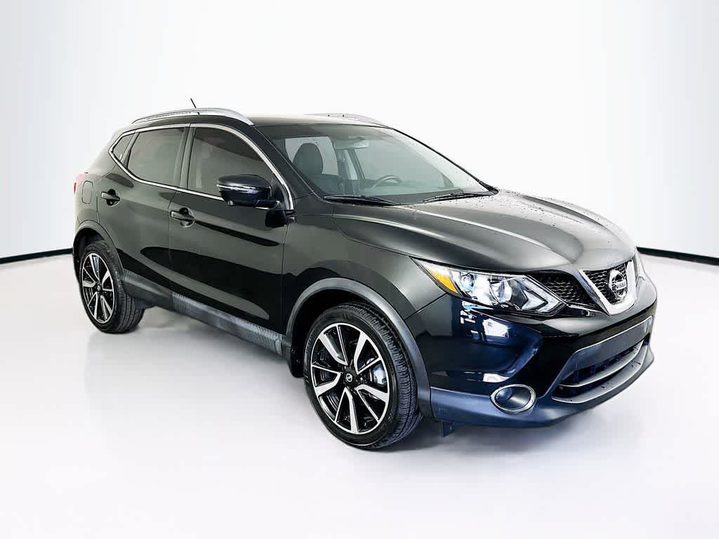 Thumbnail: 2017 Nissan Rogue Sport - 24