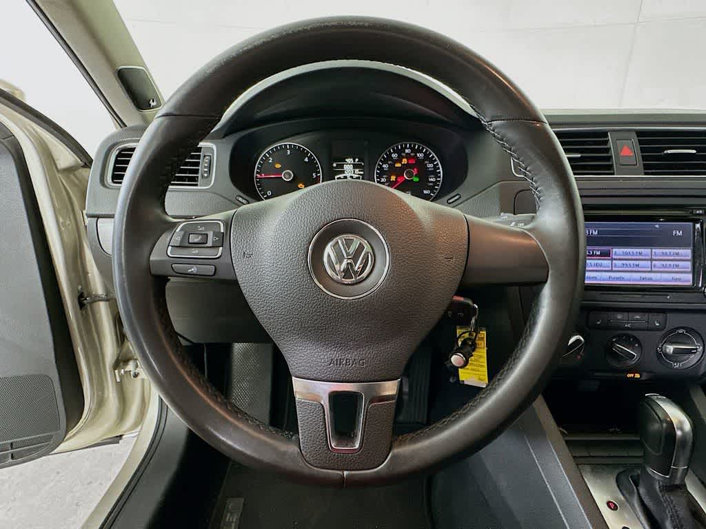 Thumbnail: 2013 Volkswagen Jetta - 15
