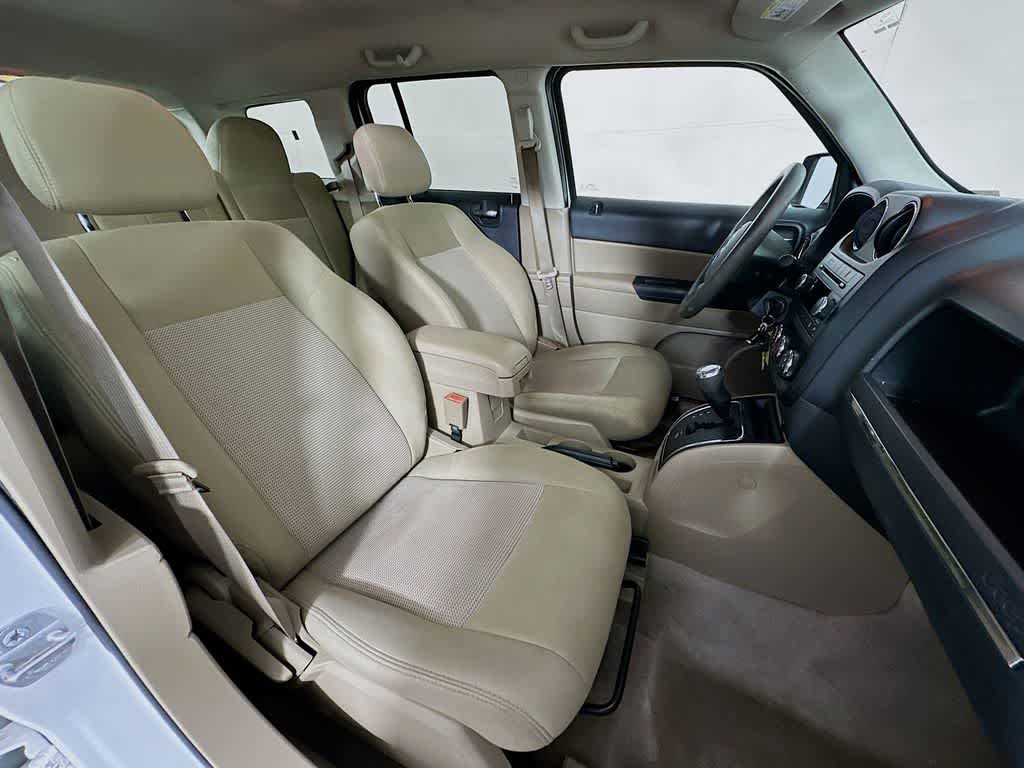 Thumbnail: 2014 Jeep Patriot - 14