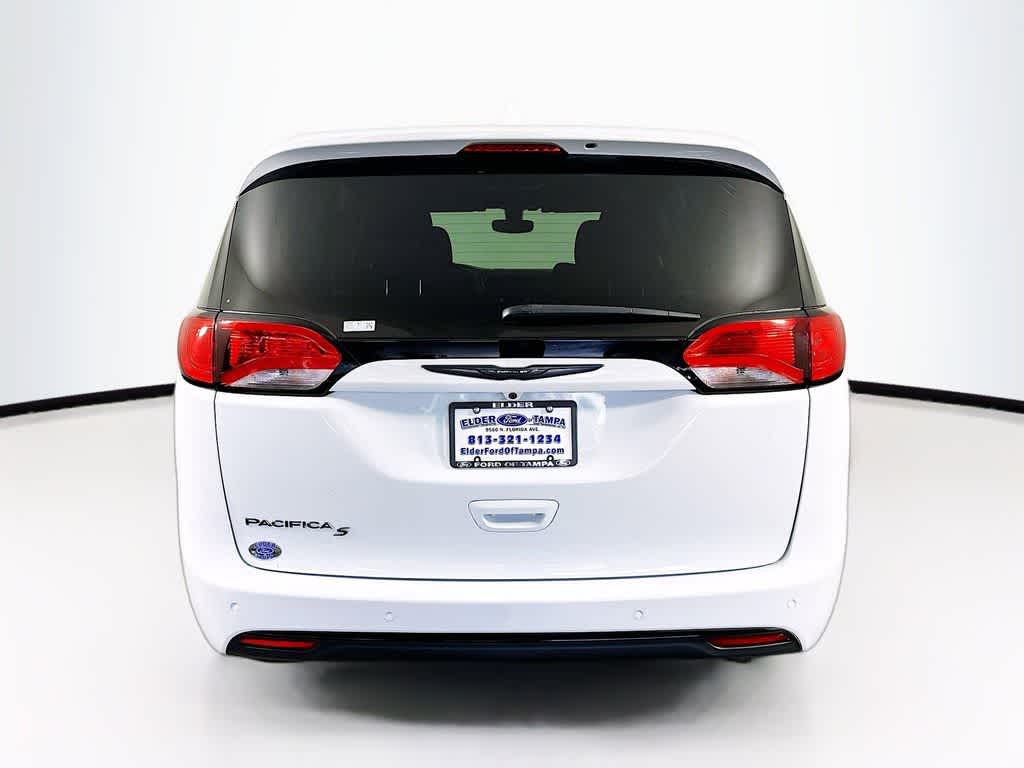 Thumbnail: 2019 Chrysler Pacifica - 5