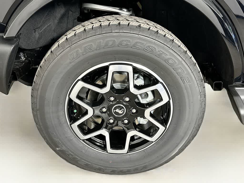 2025 Ford Bronco Outer Banks 8