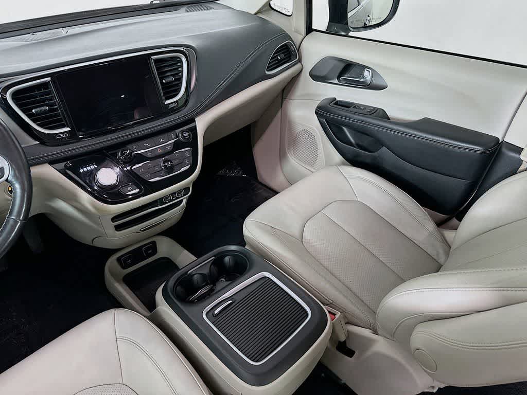 2021 Chrysler Pacifica Touring L 11