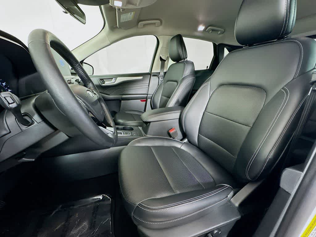 Thumbnail: 2021 Ford Escape - 12