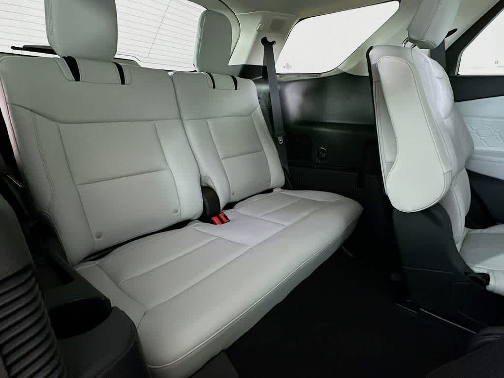 Thumbnail: 2025 Ford Explorer - 33